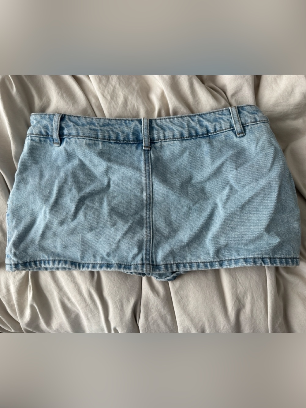Edikted Camelia Denim Mini Skort in size M light blue NWT - Picture 4 of 5